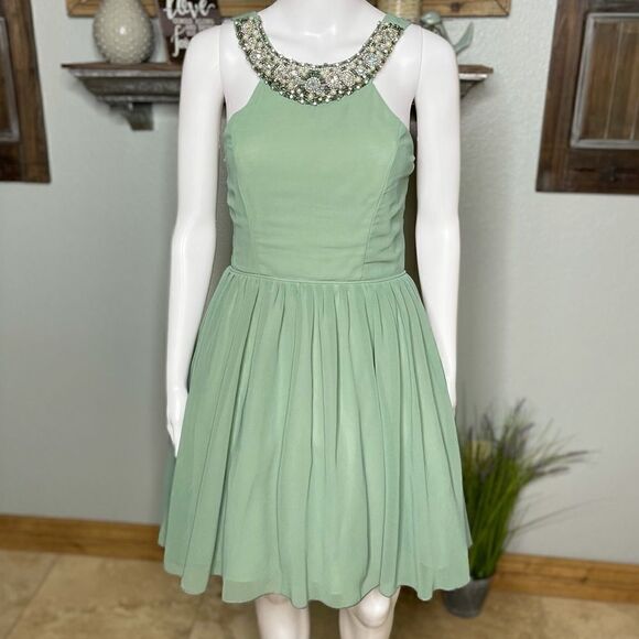 City Studio Seafoam Jewel Neckline Pleated 50’s Vibe Dress Size 5 NWT - Picture 2 of 16